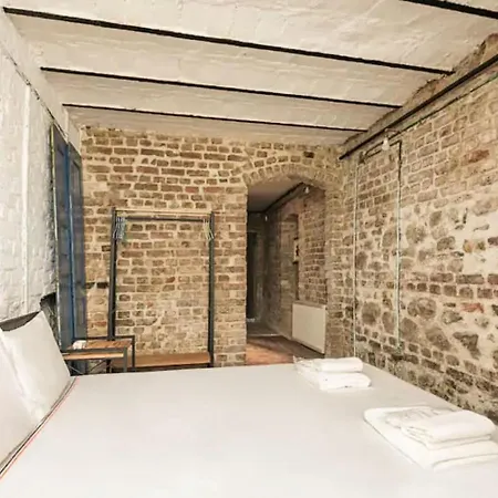 Historic House Near Popular Landmarks In Balat