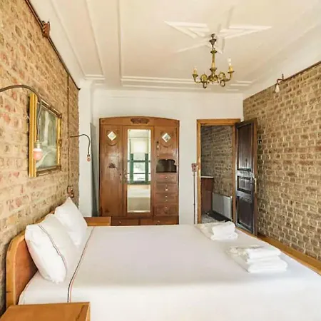 Historic House Near Popular Landmarks In Balat * Istanbulská provincie