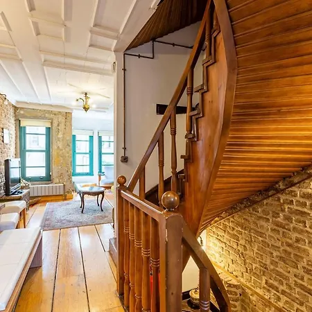 Historic House Near Popular Landmarks In Balat Villa
