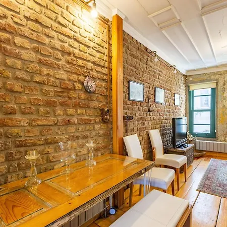 Villa Historic House Near Popular Landmarks In Balat Istanbul