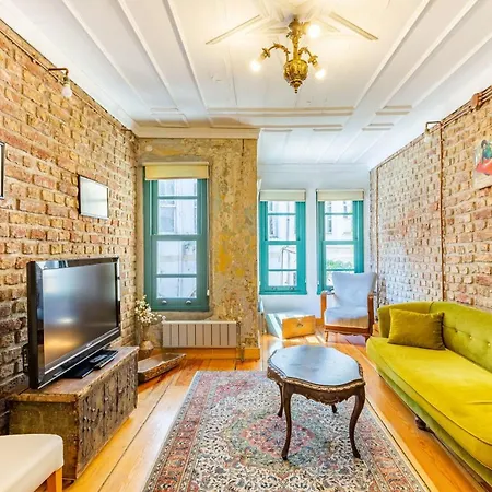 Villa Historic House Near Popular Landmarks In Balat Istanbul