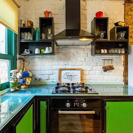 Historic House Near Popular Landmarks In Balat * Istanbul